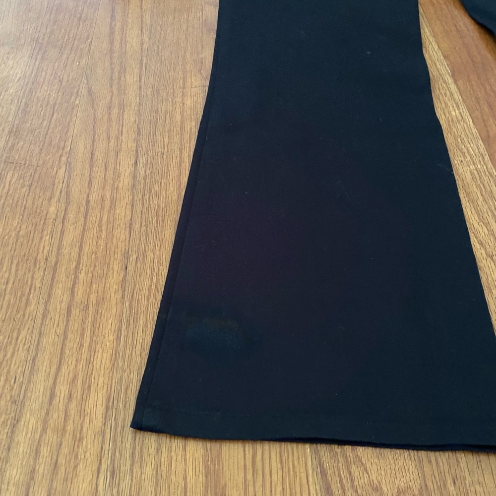Old Navy Classic Maternity Stretch Pants - Picture 7 of 8